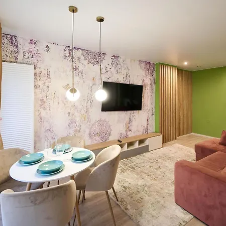 Ziano In Nord10 Pool Apartamento